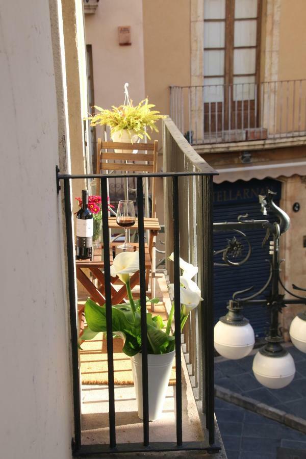 Apartamento En Plaza Sedassos Centro Historico Tarragona Exterior photo